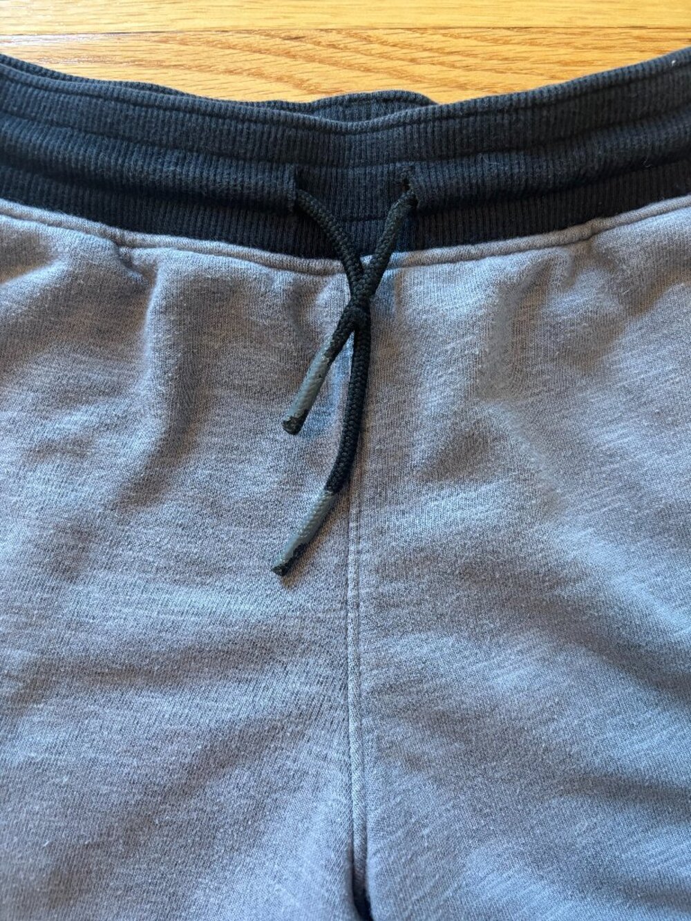UNDER ARMOUR Gray ColdGear Raw Edge Loose Shorts Youth Small - Picture 4 of 6